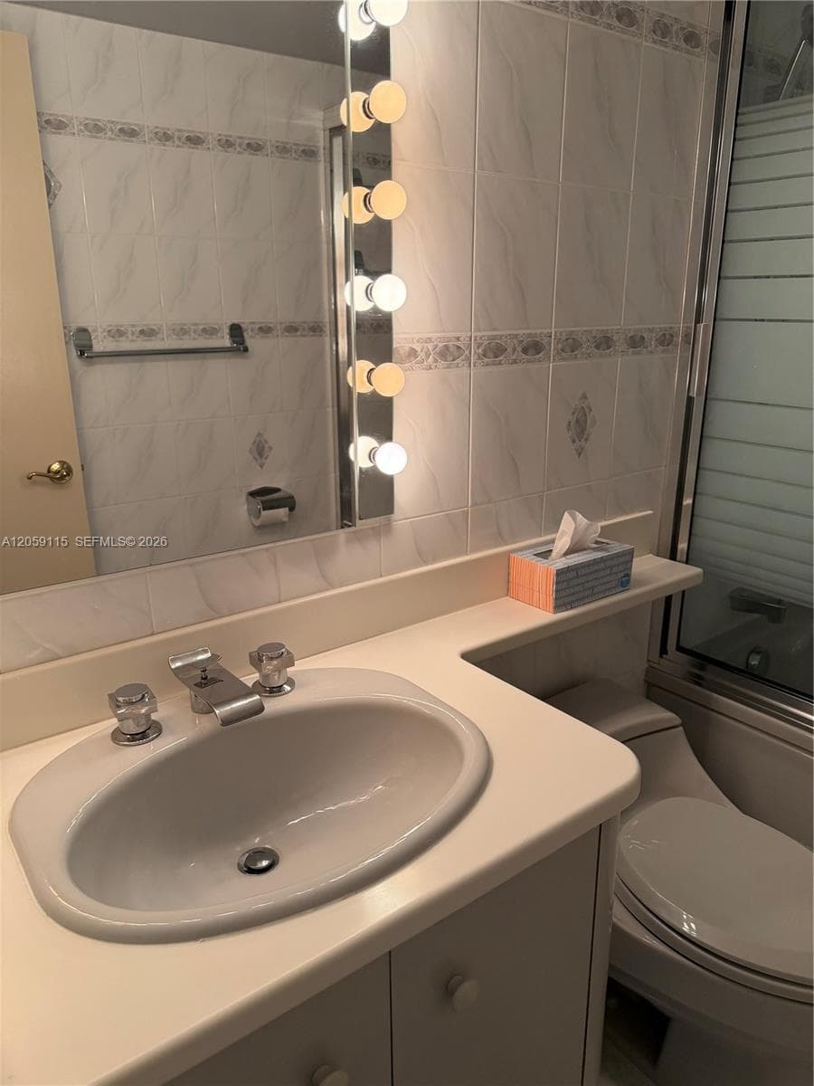 VENETIAN PARK I CONDO · #51 in Hallandale Beach - Photo 21