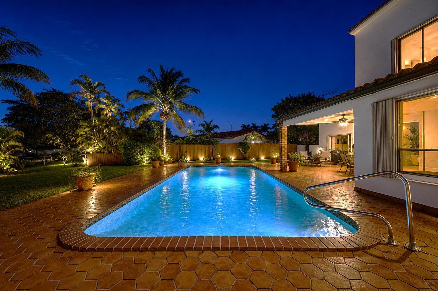 25 TWILIGHT POOL