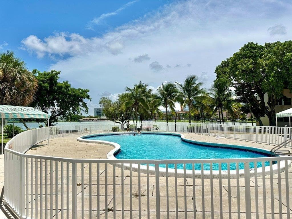 FIFTH HORIZONS CONDO · #121 in Miami - Photo 14