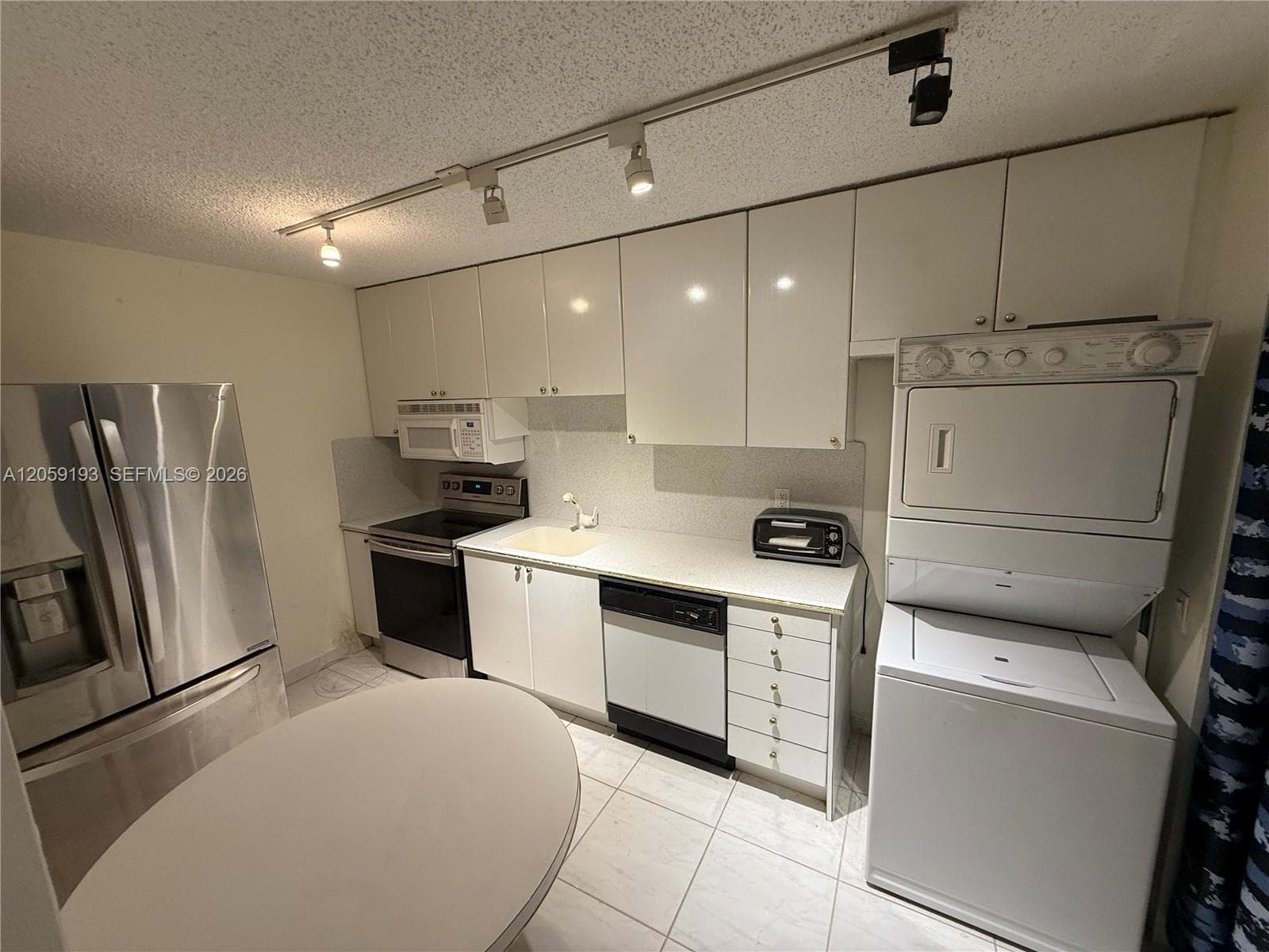 MANATEE CONDO · #1101 in Surfside - Photo 6