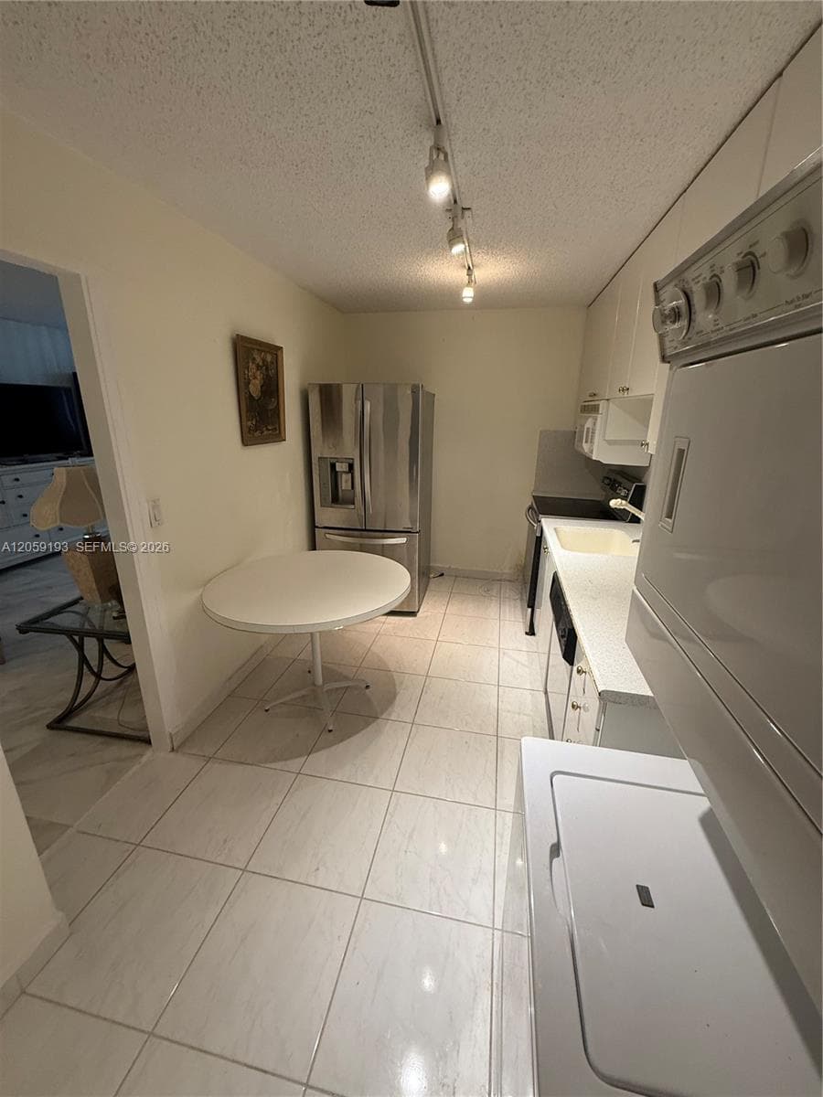 MANATEE CONDO · #1101 in Surfside - Photo 5