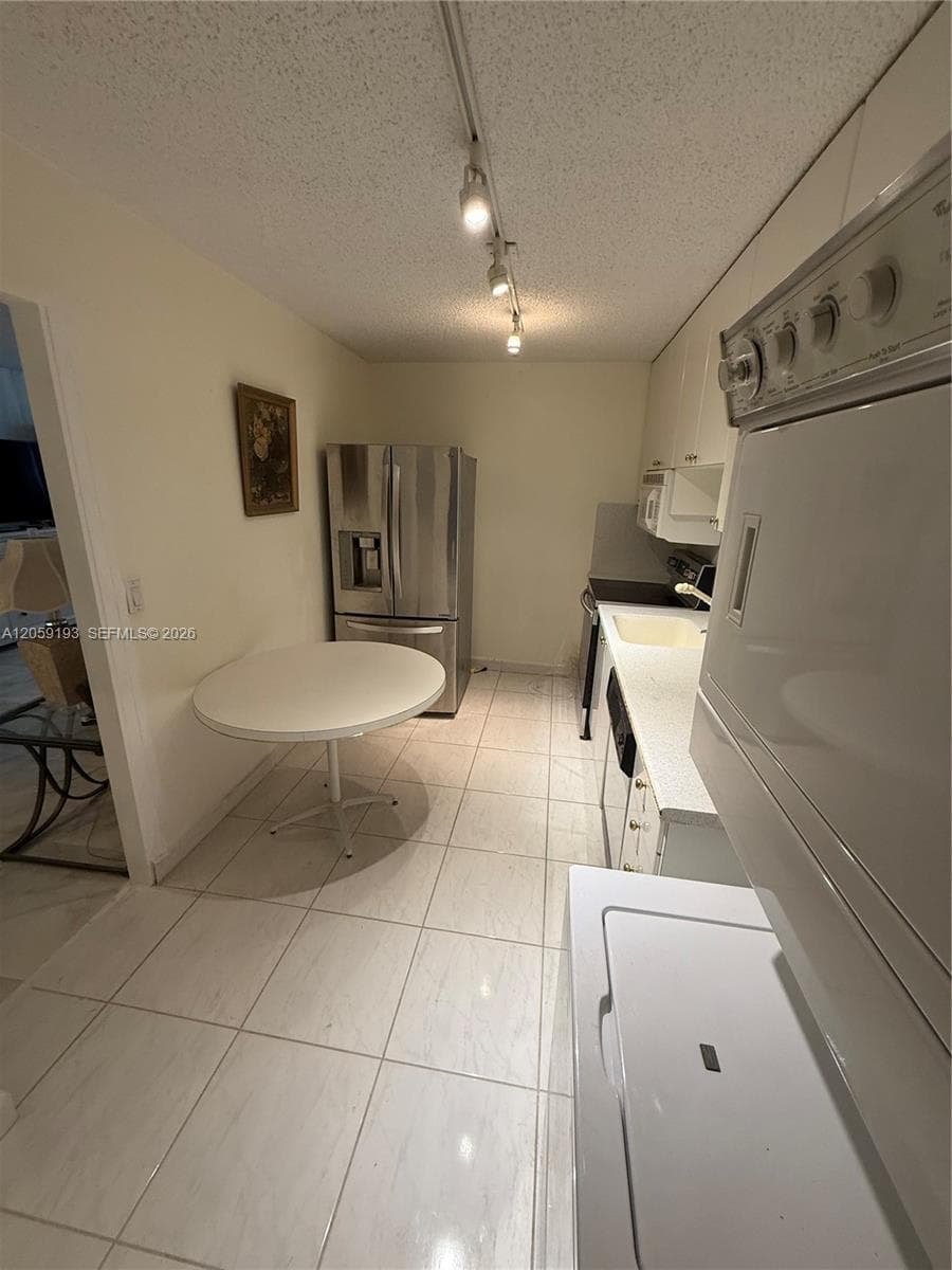 MANATEE CONDO · #1101 in Surfside - Photo 4