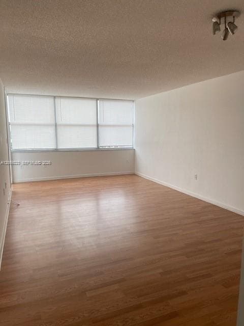 WILSHIRE CONDO · #702W in Miami - Photo 4