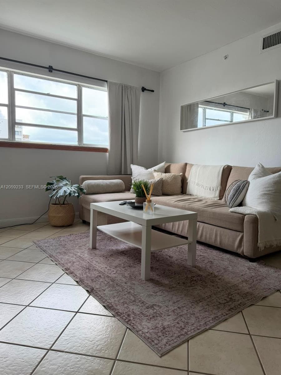 OCTAGON TOWERS I CONDO · #10F in Miami Beach - Photo 2