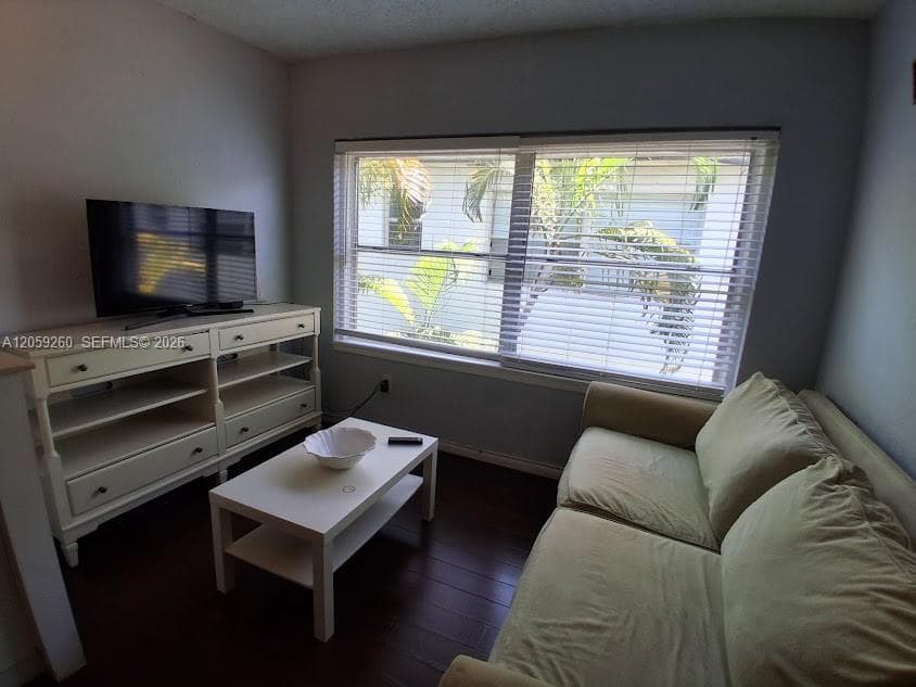 SOBE PHOENIX CONDO · #203 in Miami Beach - Photo 2