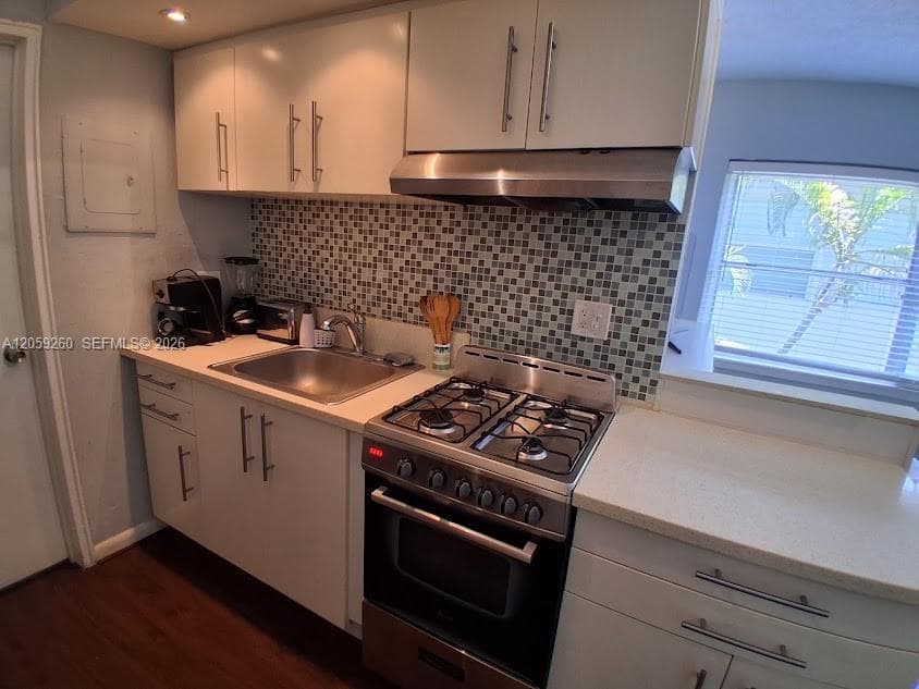 SOBE PHOENIX CONDO · #203 in Miami Beach - Photo 3