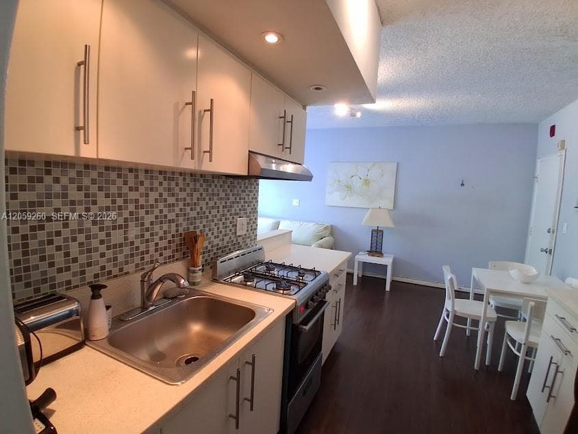 SOBE PHOENIX CONDO · #203 in Miami Beach - Photo 5