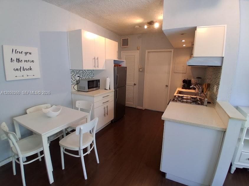 SOBE PHOENIX CONDO · #203 in Miami Beach - Photo 4