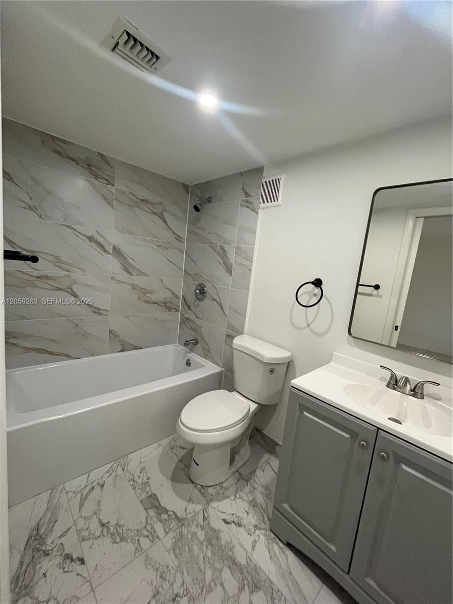 FOX CHASE · #213 in Miami - Photo 8