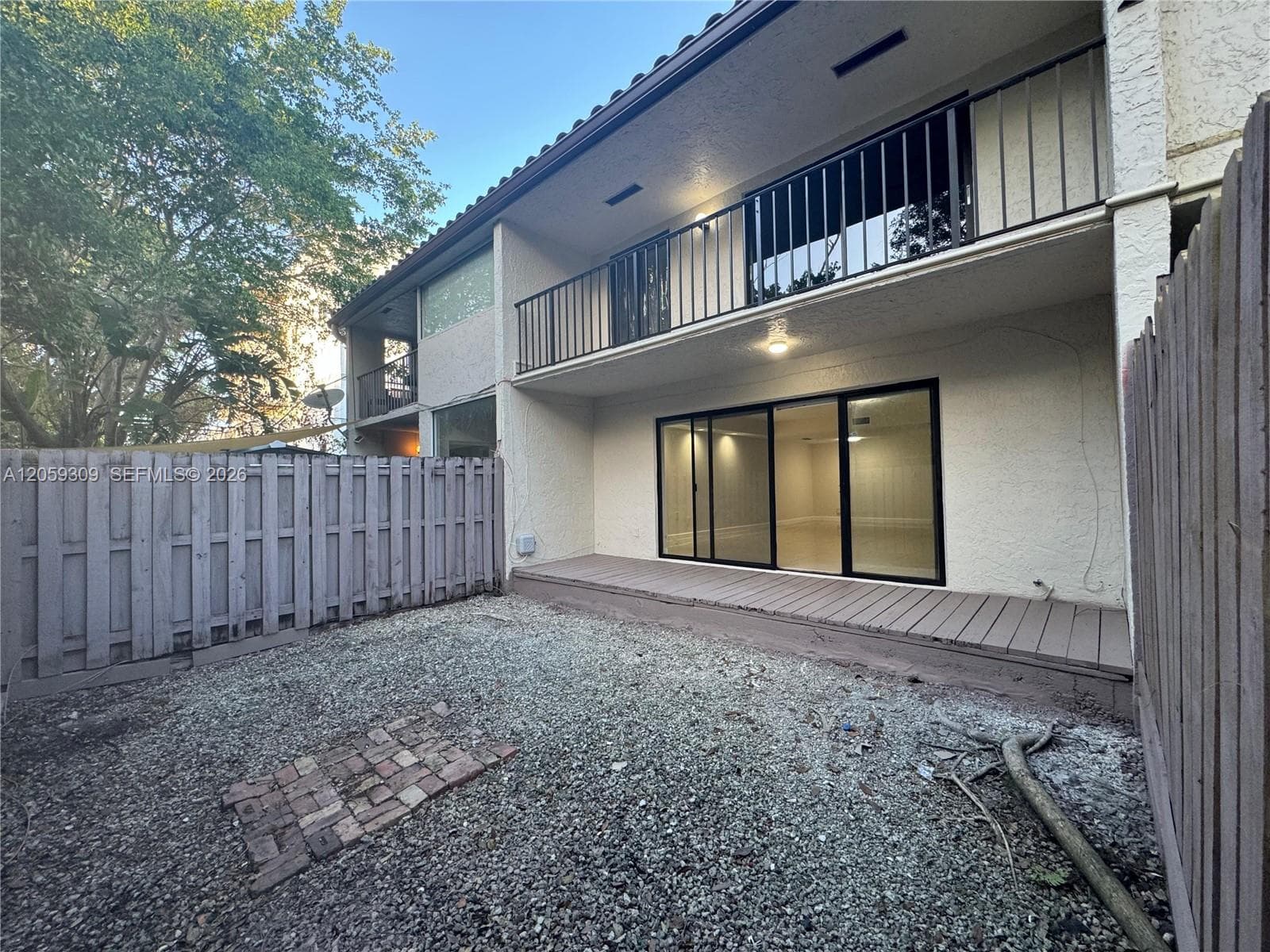 16498 NE 26th Ave #12 photo 2