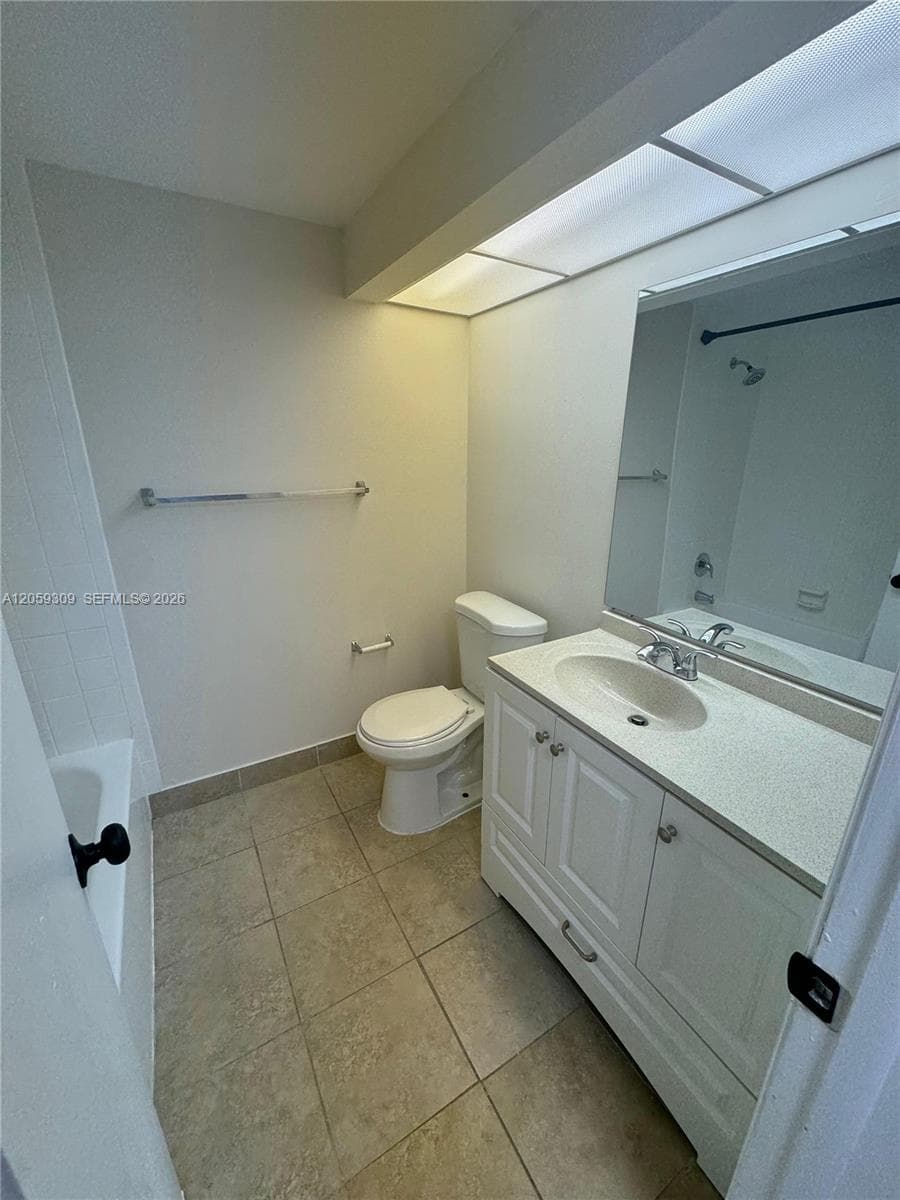 16498 NE 26th Ave #12 photo 9