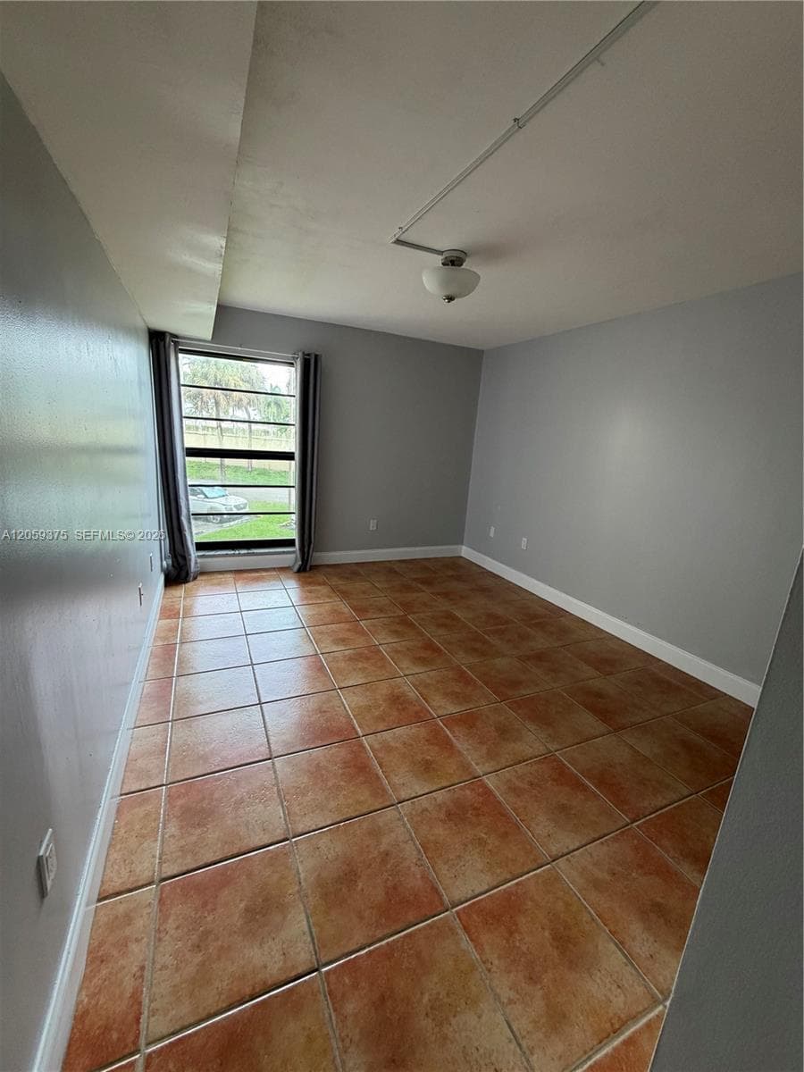 KENLAND BEND NORTH CONDO · #M-209 in Miami - Photo 6
