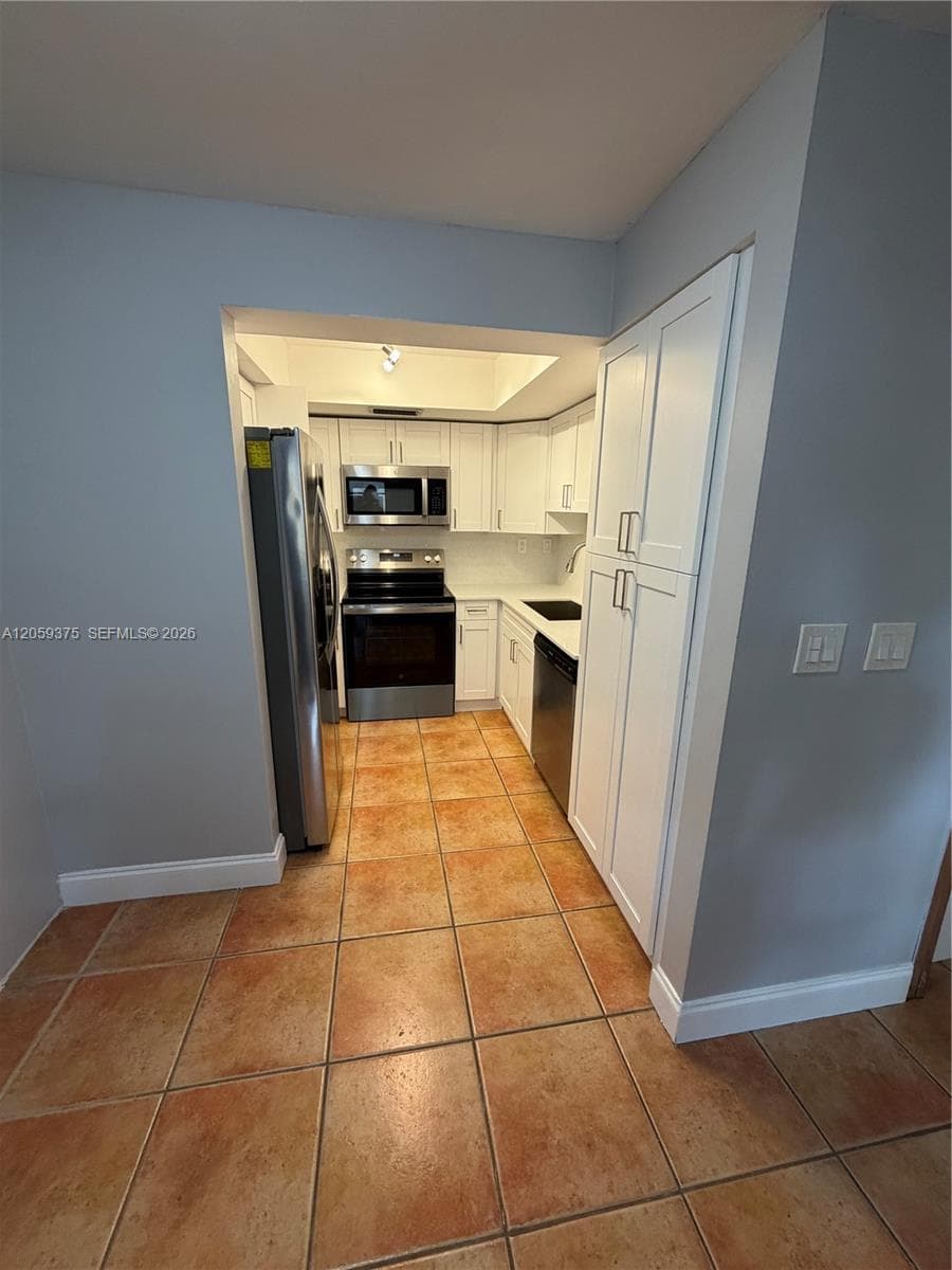 KENLAND BEND NORTH CONDO · #M-209 in Miami - Photo 3