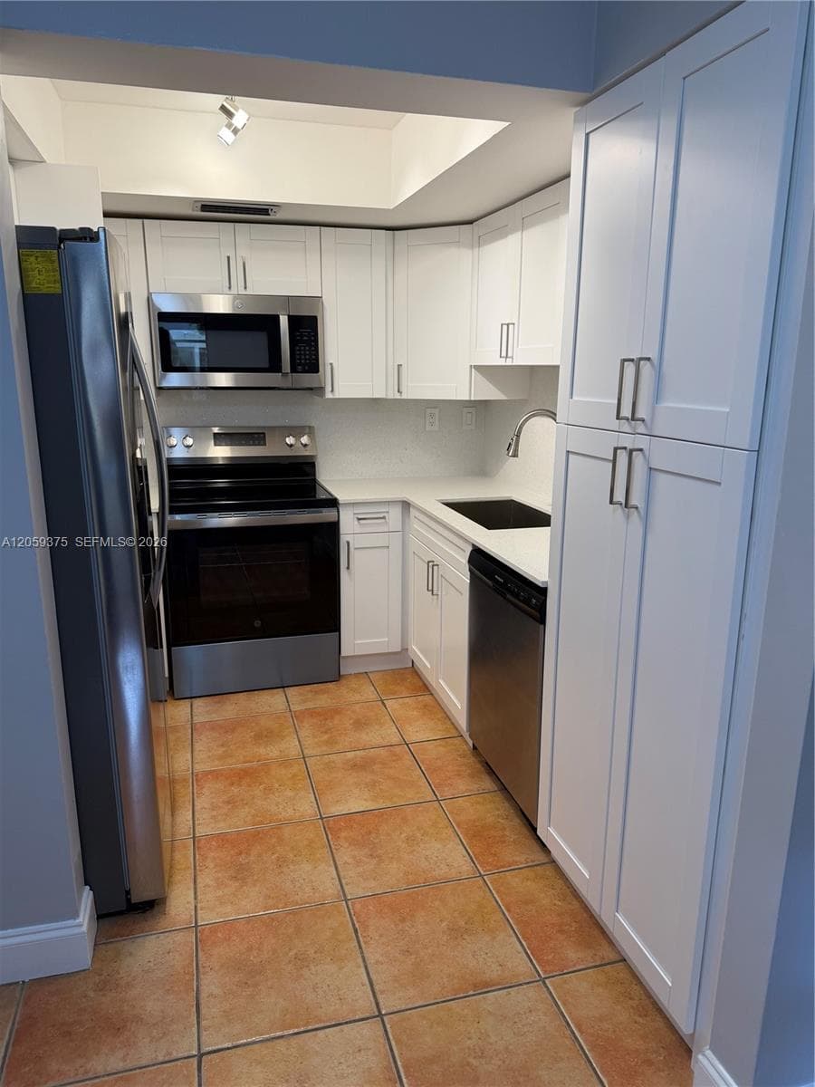 KENLAND BEND NORTH CONDO · #M-209 in Miami - Photo 1