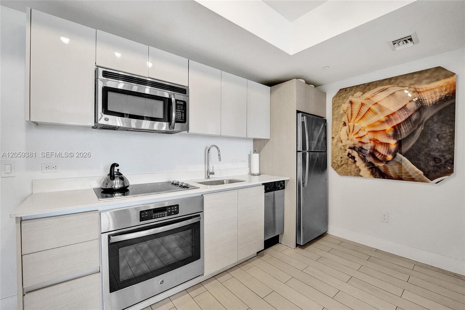Beachwalk · #R906 in Hallandale Beach - Photo 12