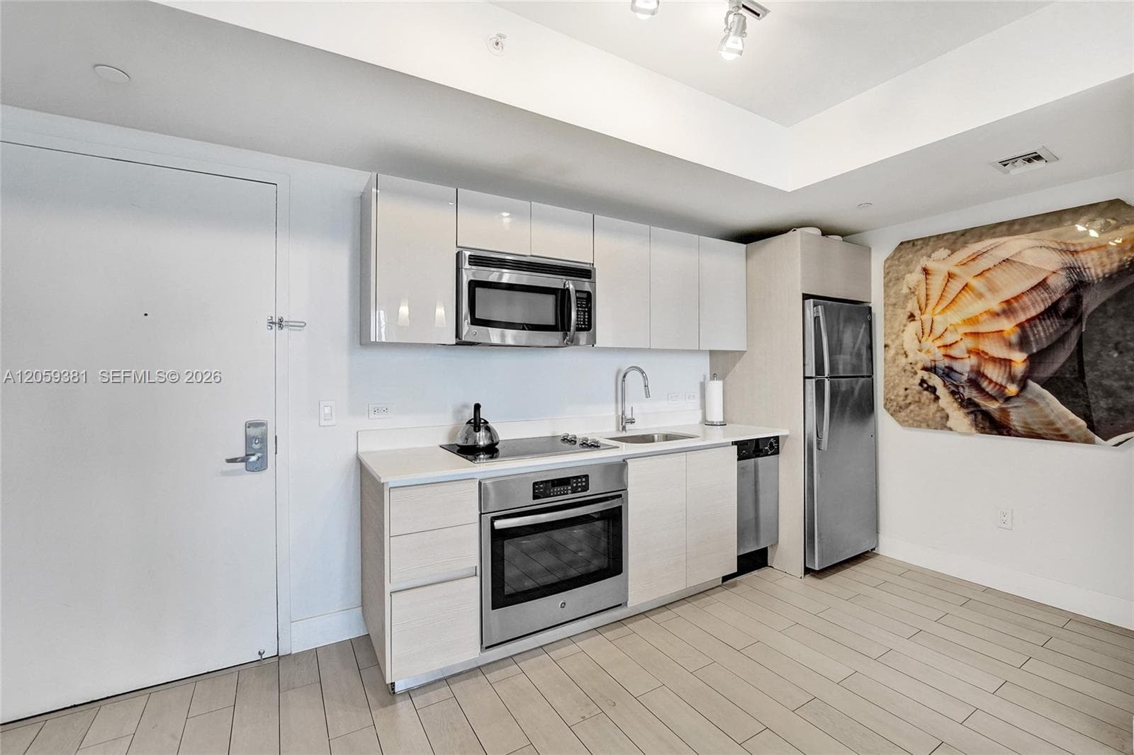 Beachwalk · #R906 in Hallandale Beach - Photo 11