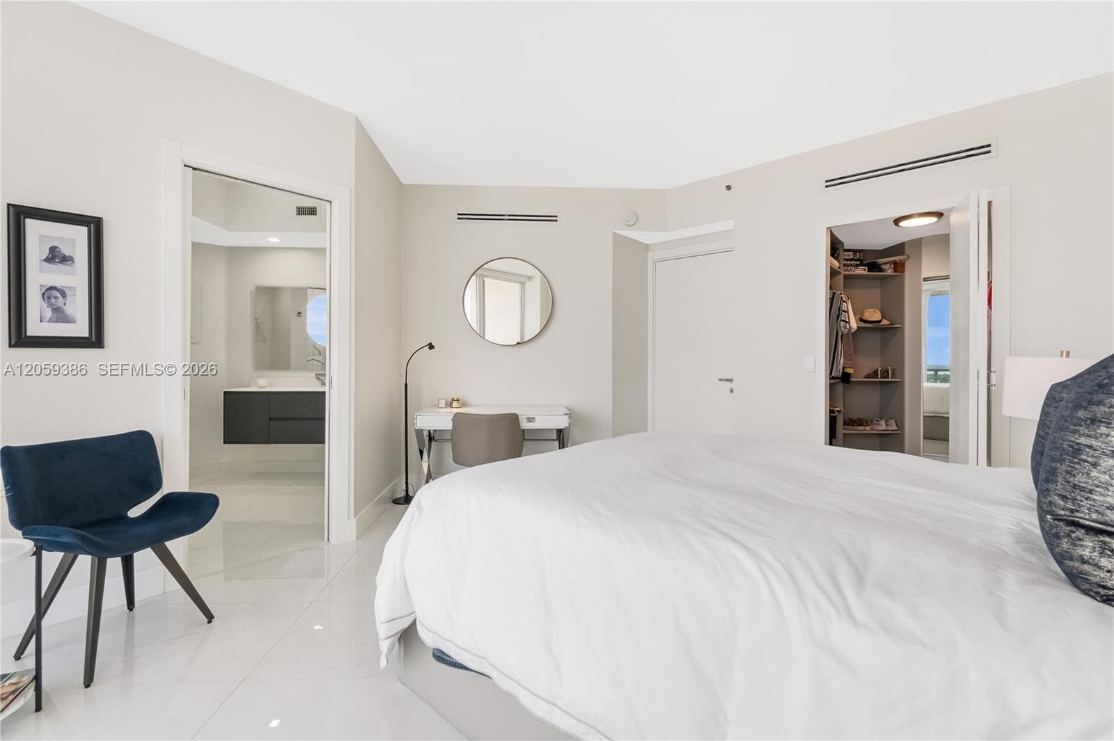 ST TROPEZ OCEAN CONDO · #2404 in Miami Beach - Photo 16