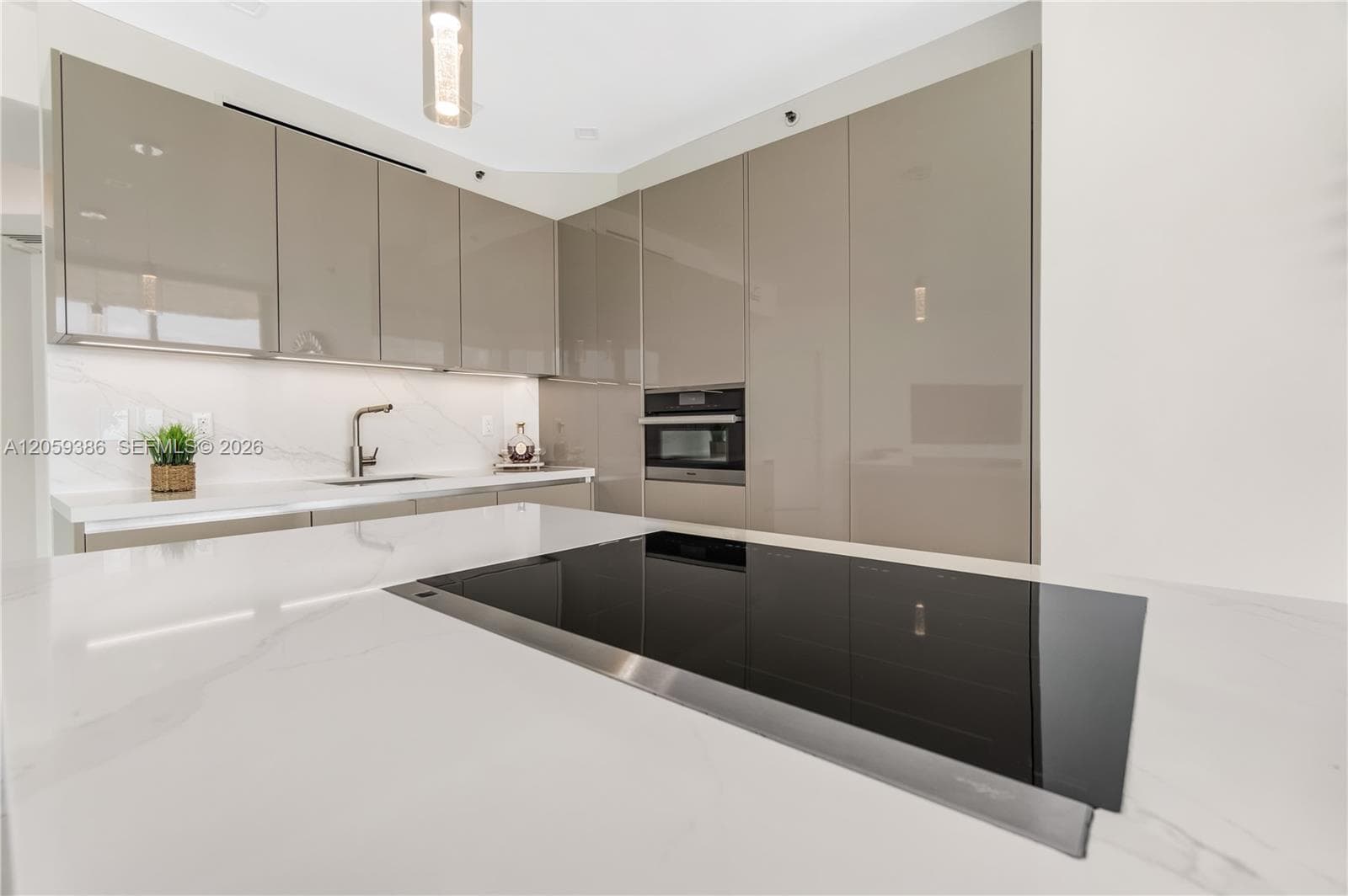ST TROPEZ OCEAN CONDO · #2404 in Miami Beach - Photo 24
