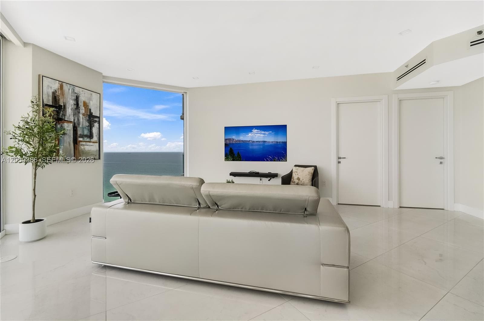 ST TROPEZ OCEAN CONDO · #2404 in Miami Beach - Photo 8