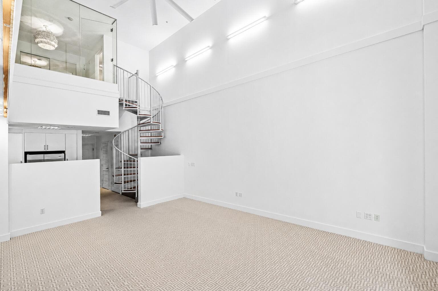 2-Story Grande Open Live/Work Space