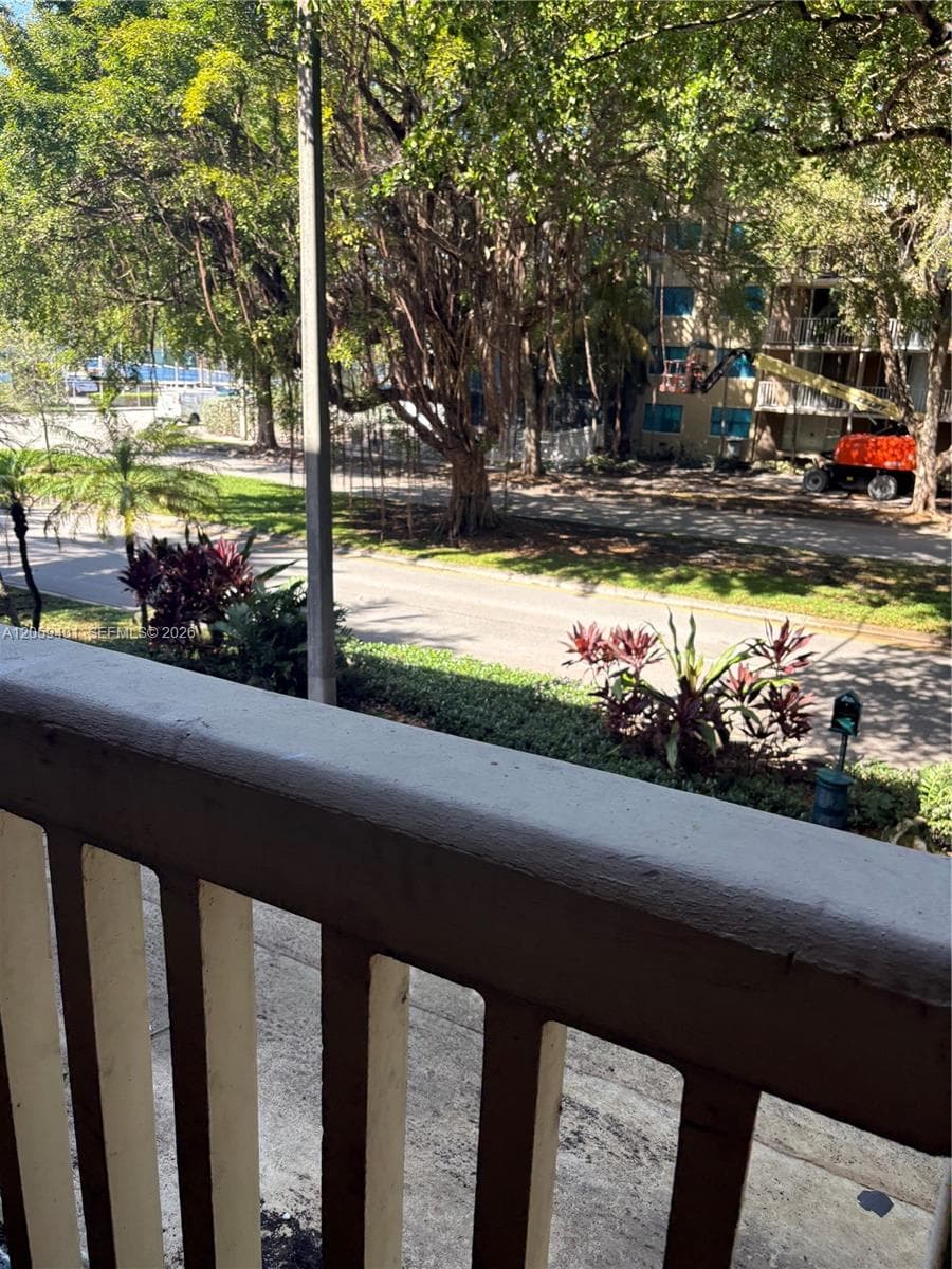 BAYVIEW PALMS CONDO · #214 in North Miami - Photo 6