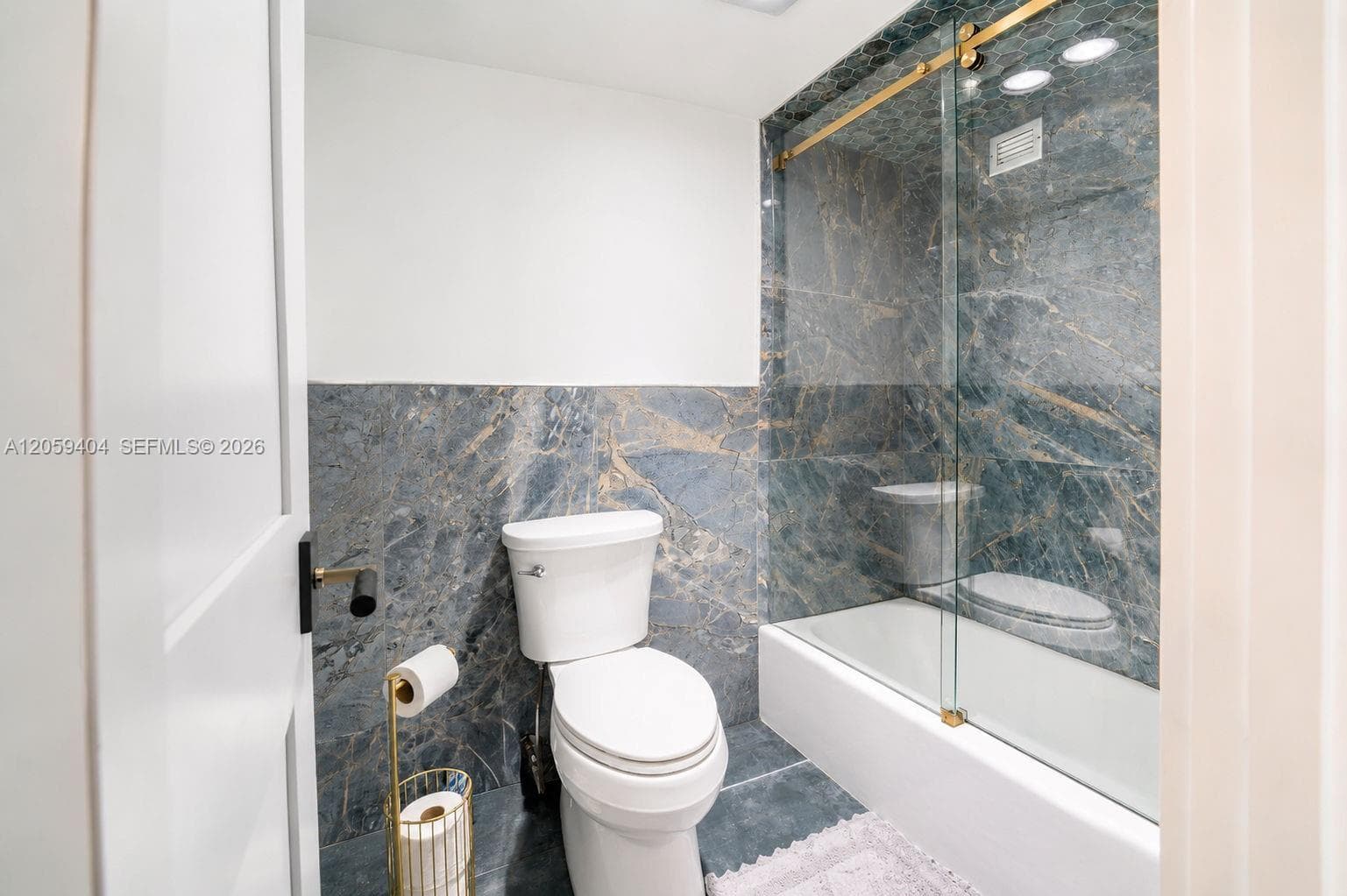 IMPERIAL TOWERS CONDO · #215 in Hallandale Beach - Photo 22