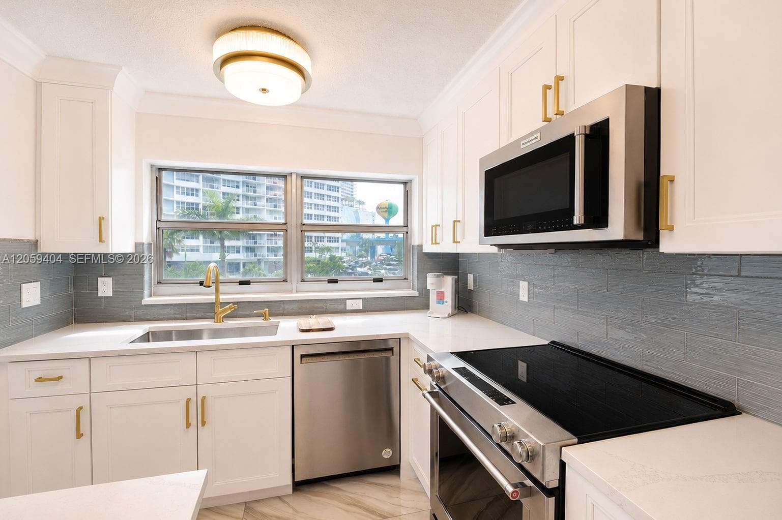 IMPERIAL TOWERS CONDO · #215 in Hallandale Beach - Photo 4