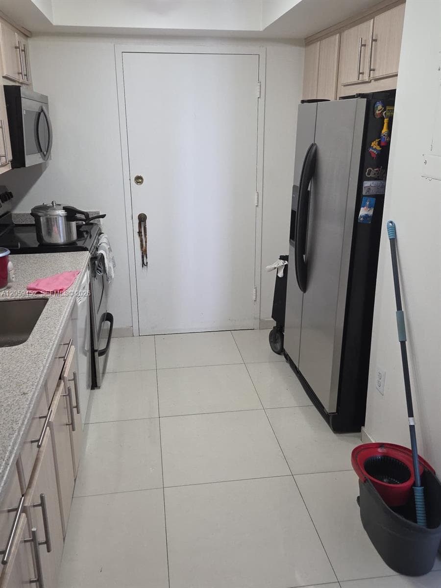 DEL PRADO MARINA · #1902 in Aventura - Photo 5