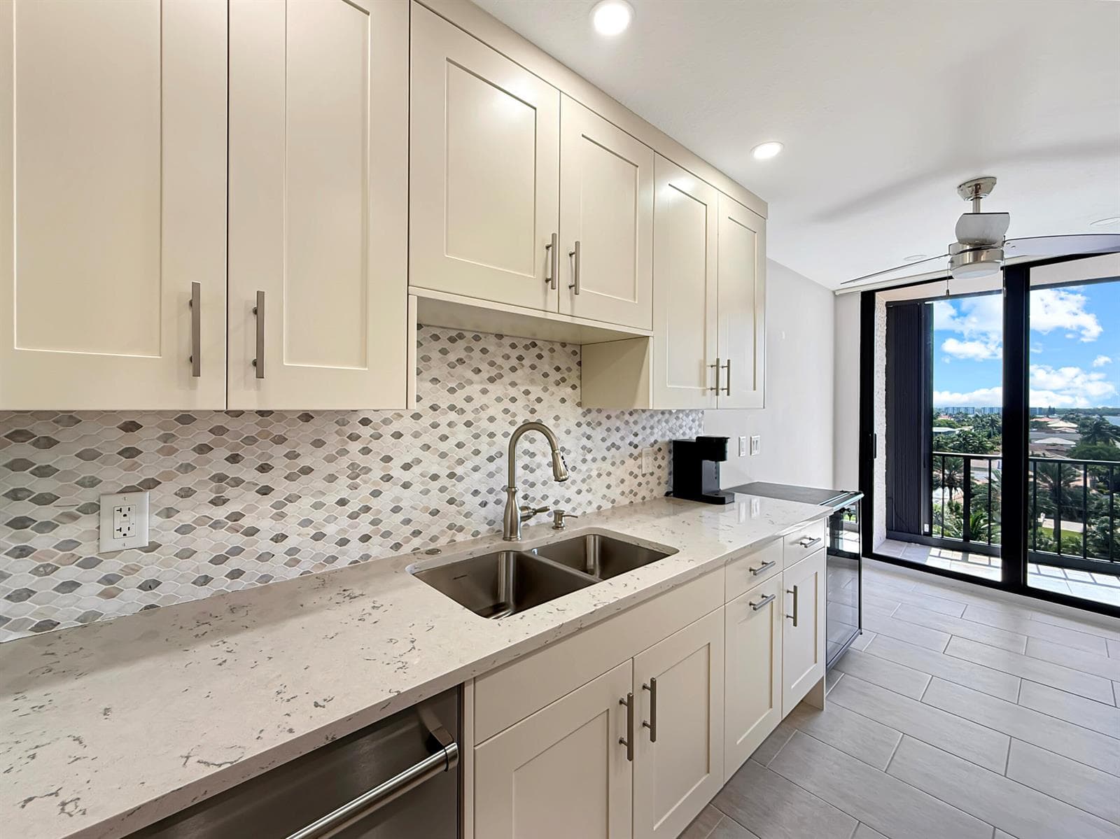 Kitchen and Breakfast Area