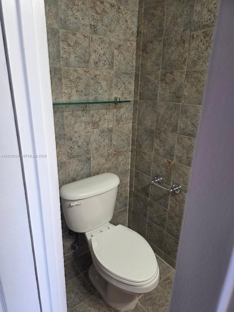 OCEANVIEW PARK CONDO · #716 in Hallandale Beach - Photo 17