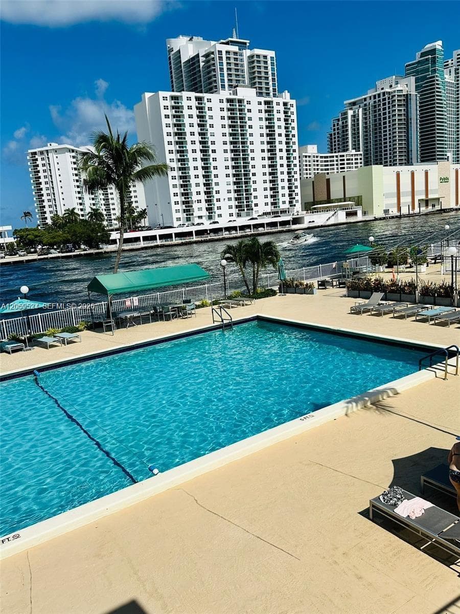 OCEANVIEW PARK CONDO · #716 in Hallandale Beach - Photo 7