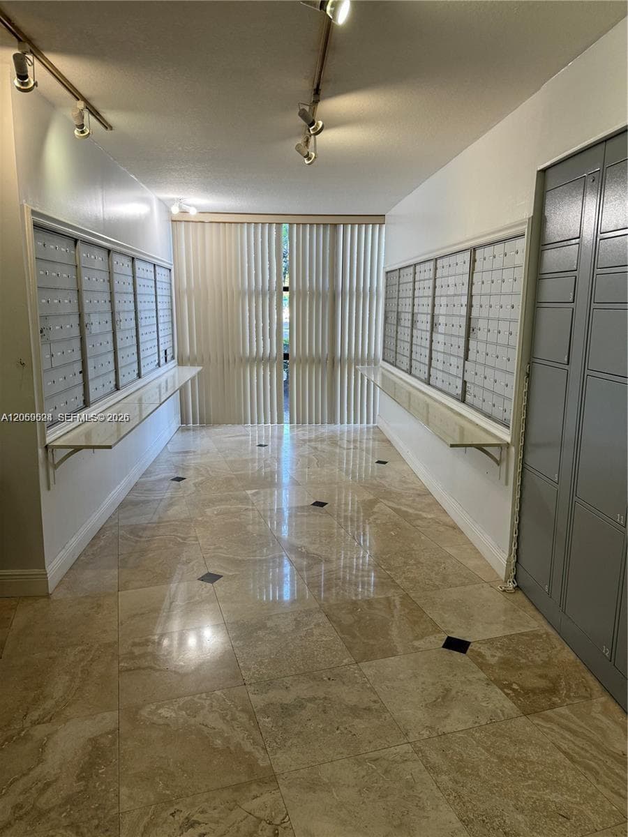 OCEANVIEW PARK CONDO · #716 in Hallandale Beach - Photo 31