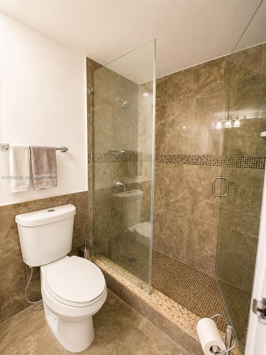 ALEXANDER TOWERS · #401 in Hollywood - Photo 9