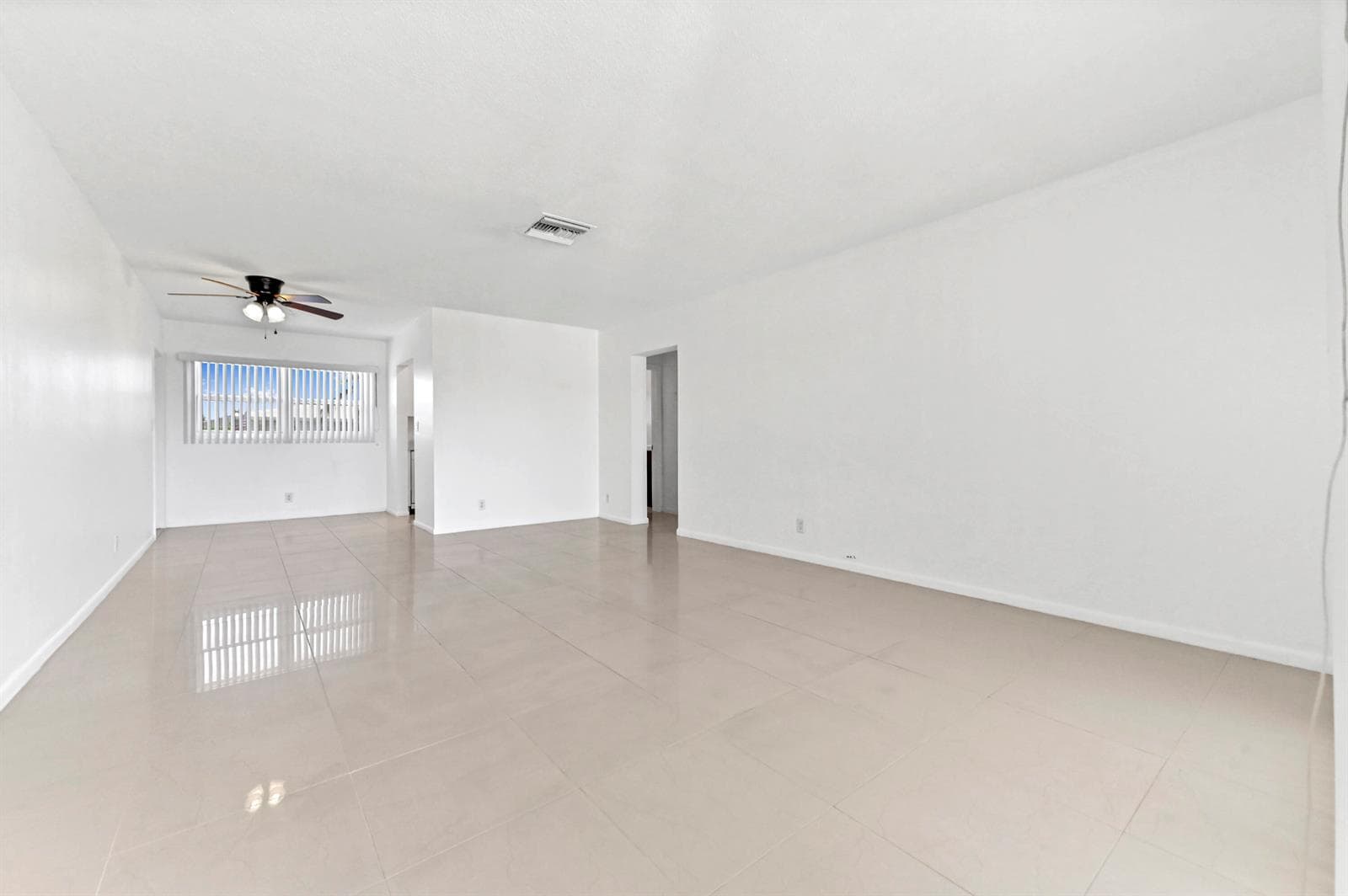 06 Living room 01