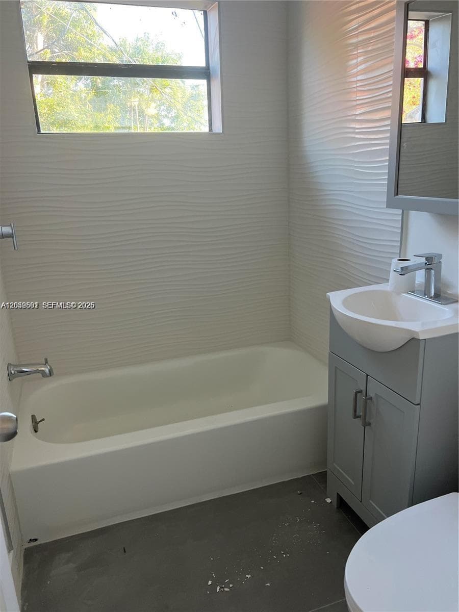 2126 Arthur St photo 2