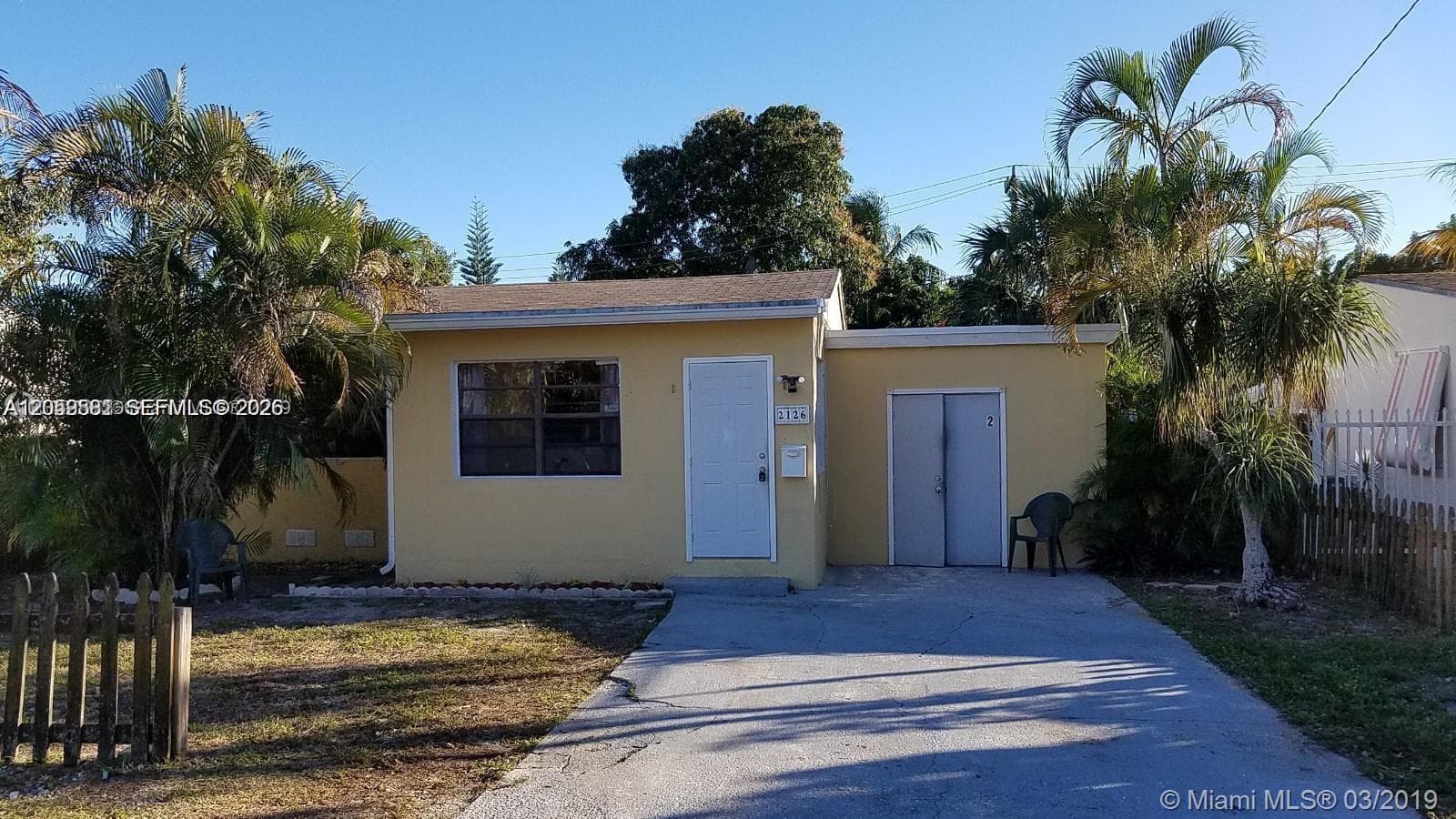 2126 Arthur St photo 1