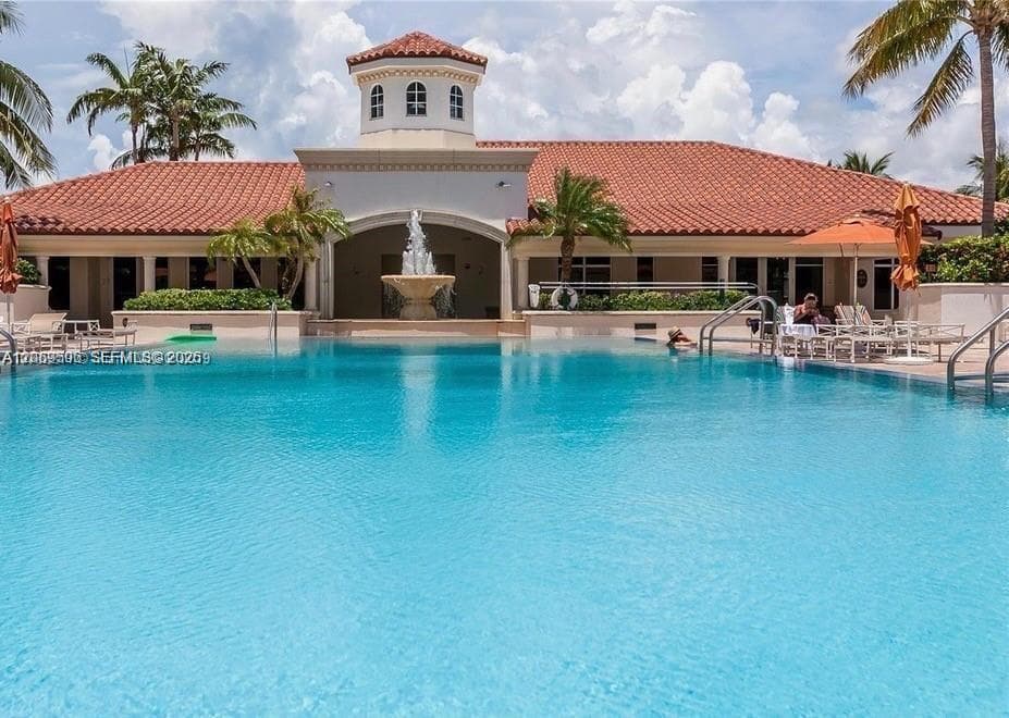 TURNBERRY VILLAGE · #310 in Aventura - Photo 15