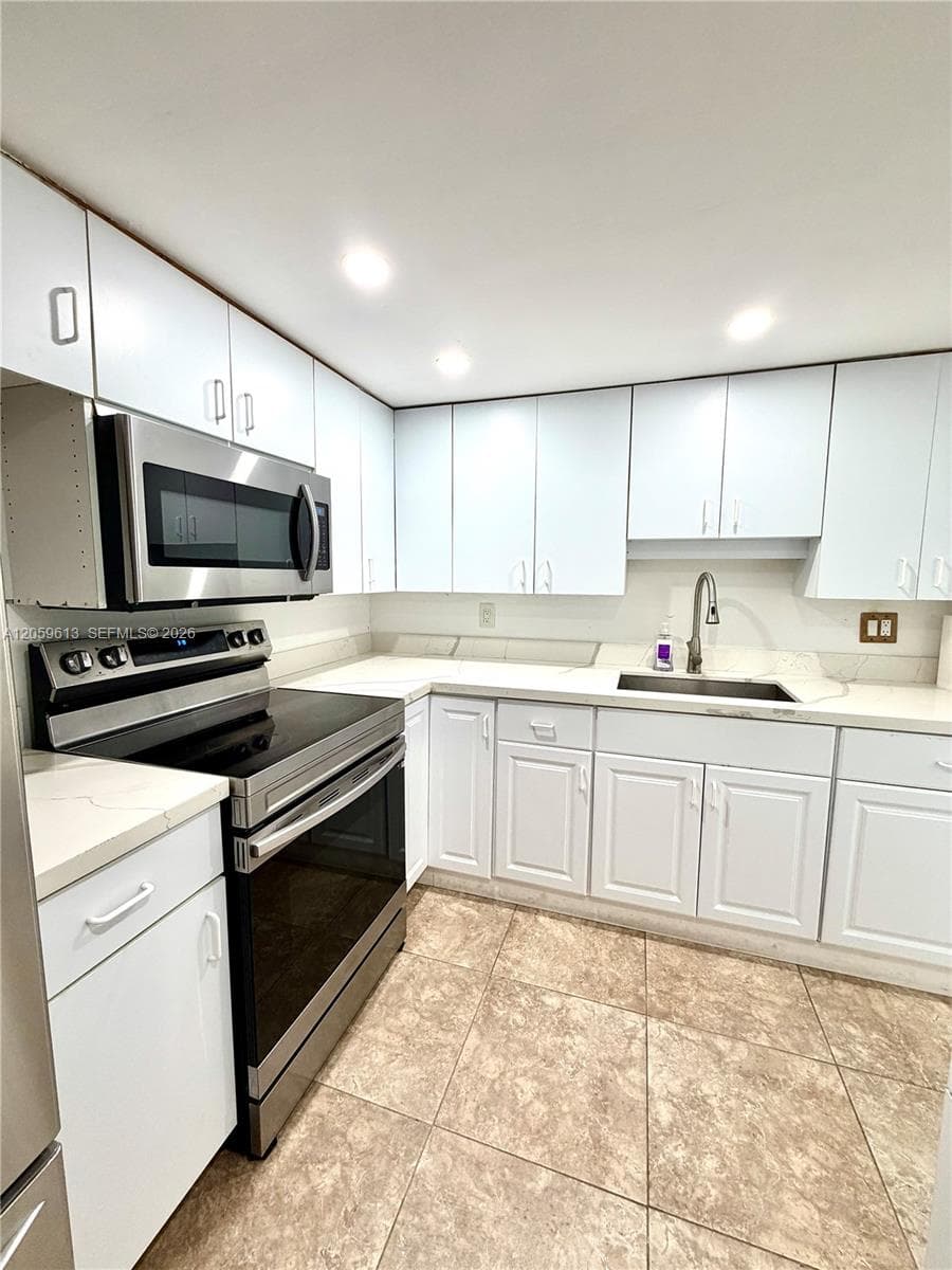 EAST POINT TOWERS CONDO · #1222 in Fort Lauderdale - Photo 6