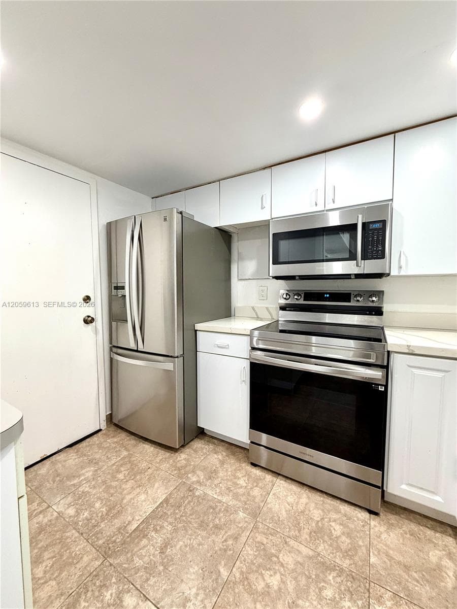 EAST POINT TOWERS CONDO · #1222 in Fort Lauderdale - Photo 5
