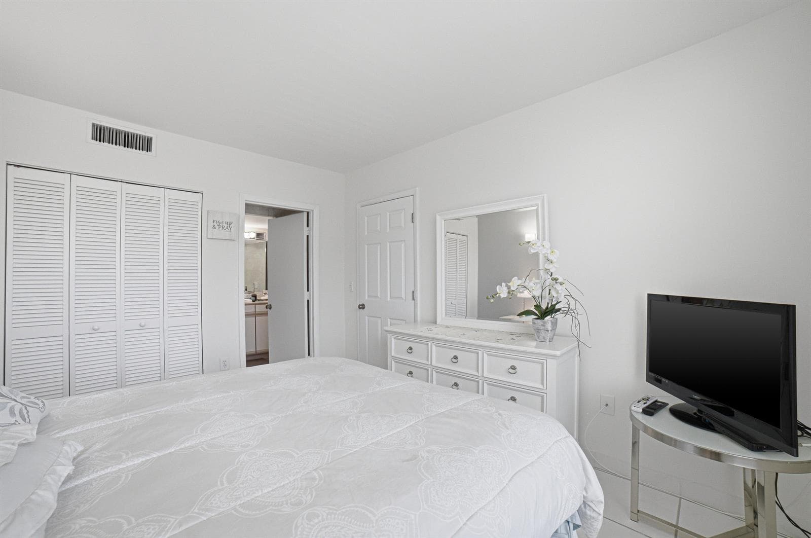 Bedroom1-Closet Closed