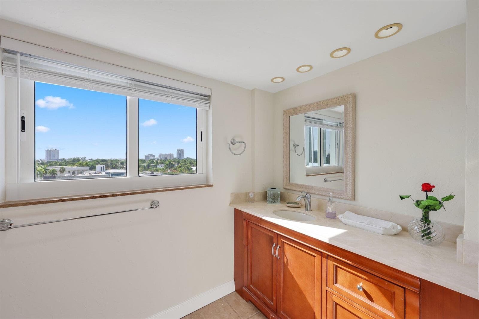 333 Sunset Dr - 20.jpg-SMALL