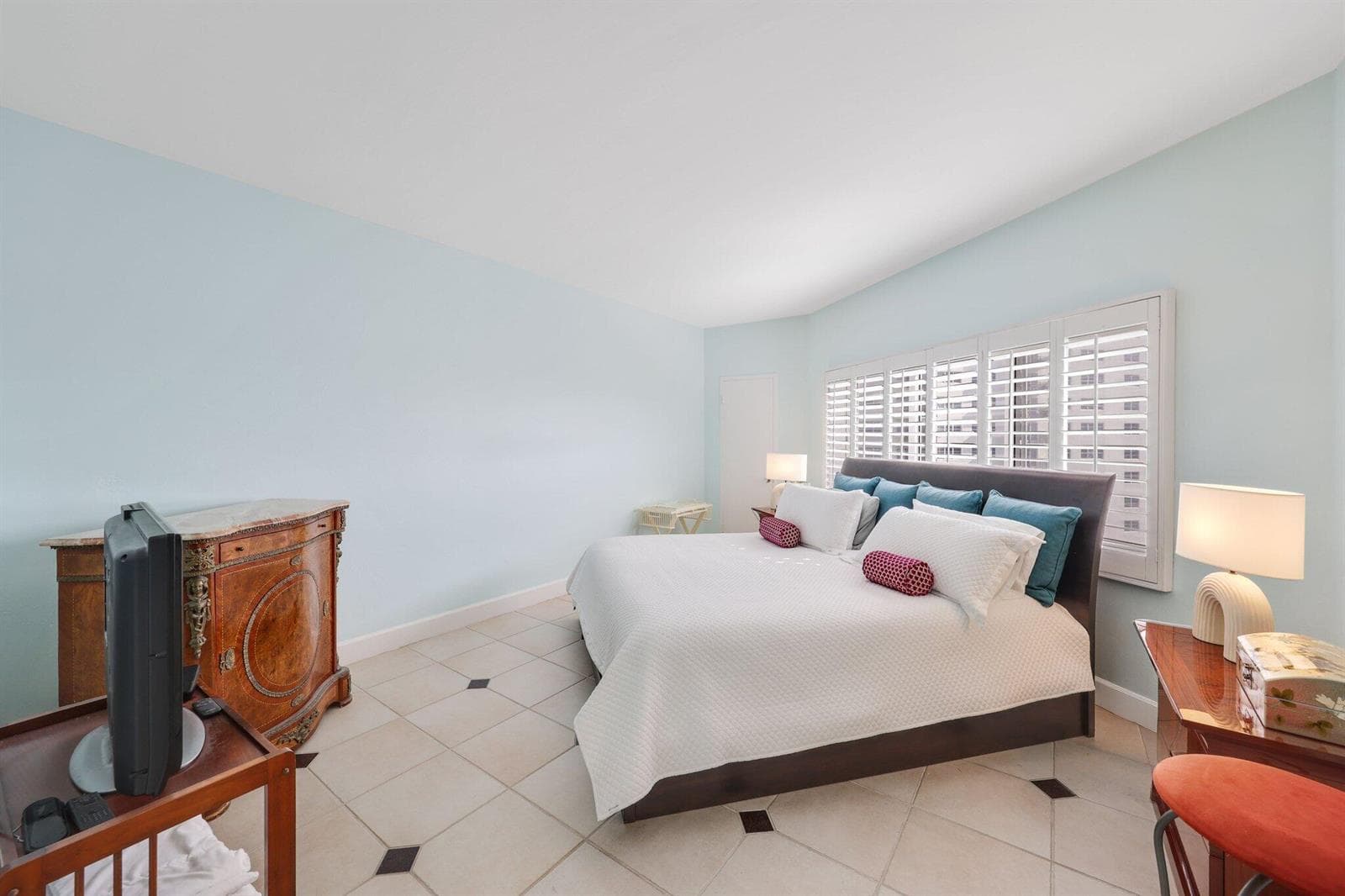 333 Sunset Dr - 29.jpg-SMALL
