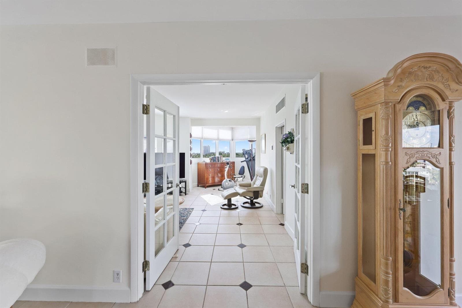 333 Sunset Dr - 16.jpg-SMALL
