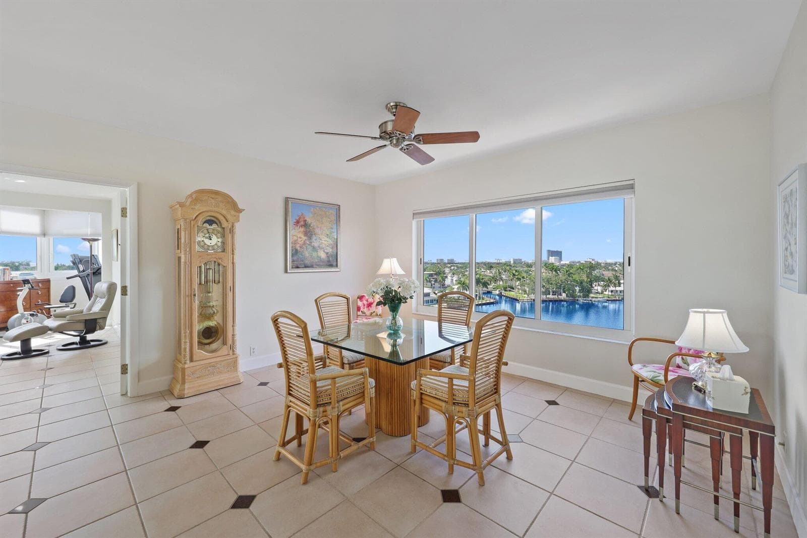 333 Sunset Dr - 12.jpg-SMALL
