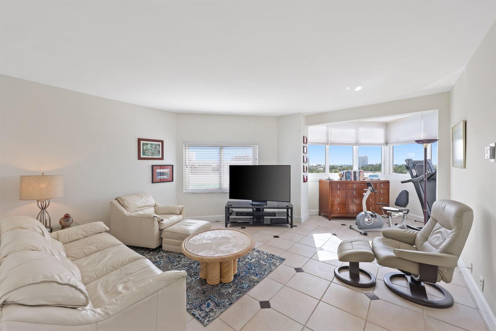 333 Sunset Dr - 17.jpg-SMALL