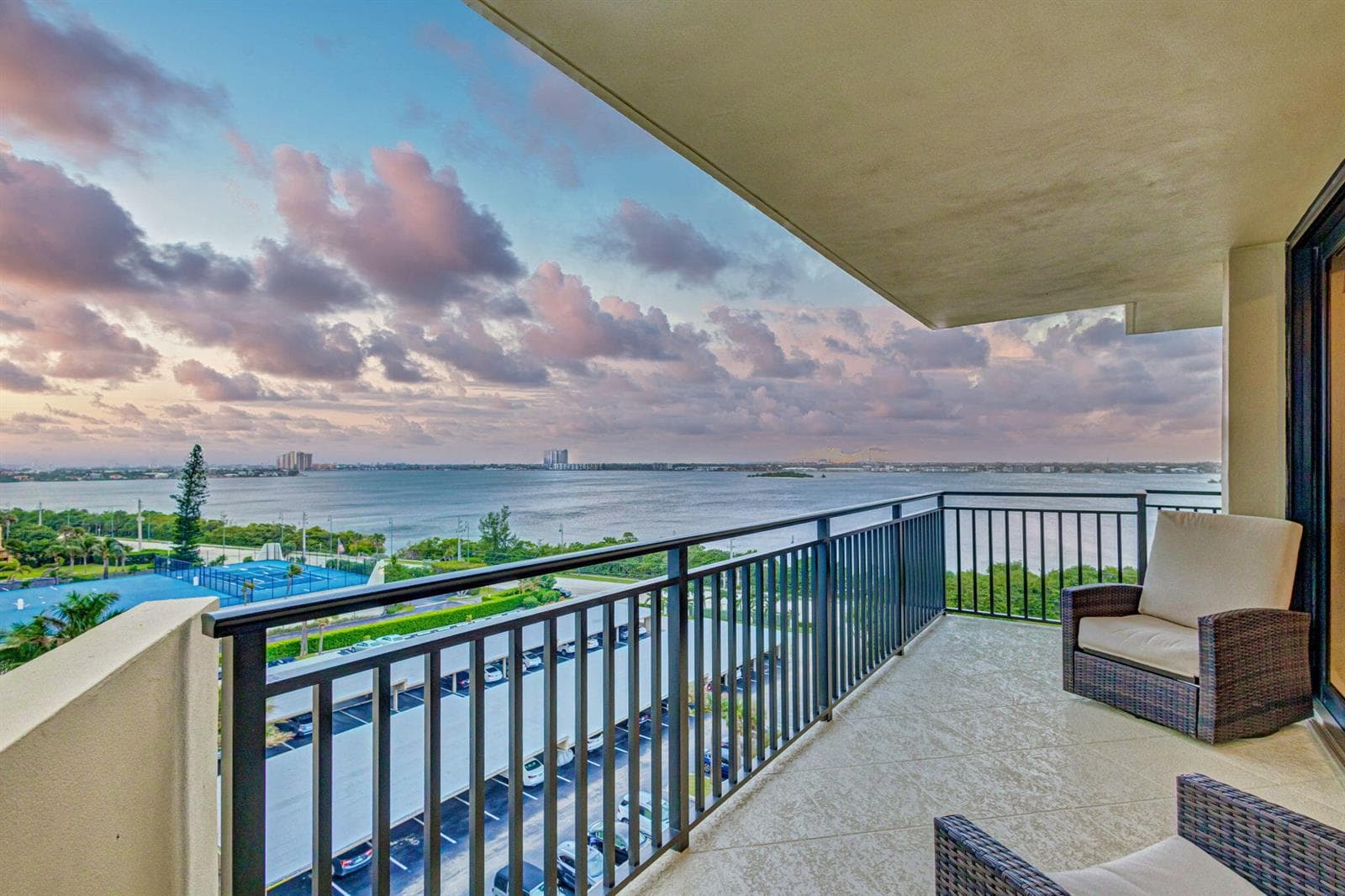5460 N Ocean Drive 7c
