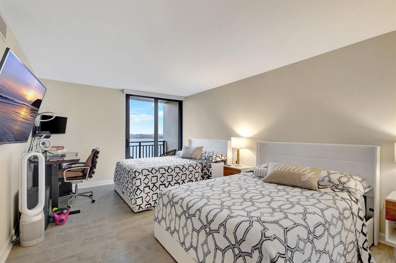 5460 N Ocean Drive 7c