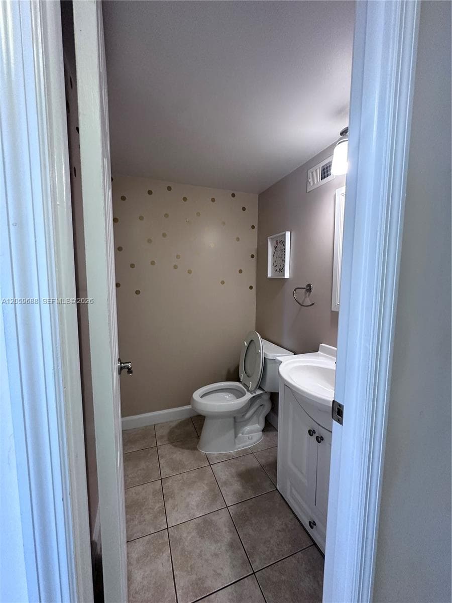 GOLDEN SURF TOWERS CONDO · #512 in Hallandale Beach - Photo 8
