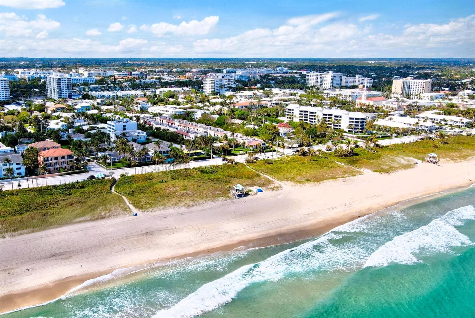 LIVE JUST MINUTES FROM THE BEACH!