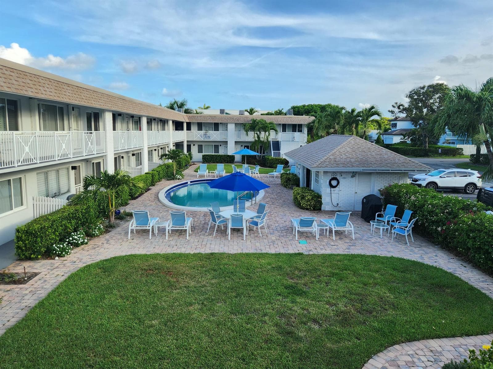 Courtyard & pool